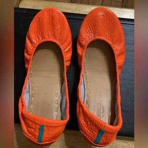Outrageous Orange Tieks sz 9